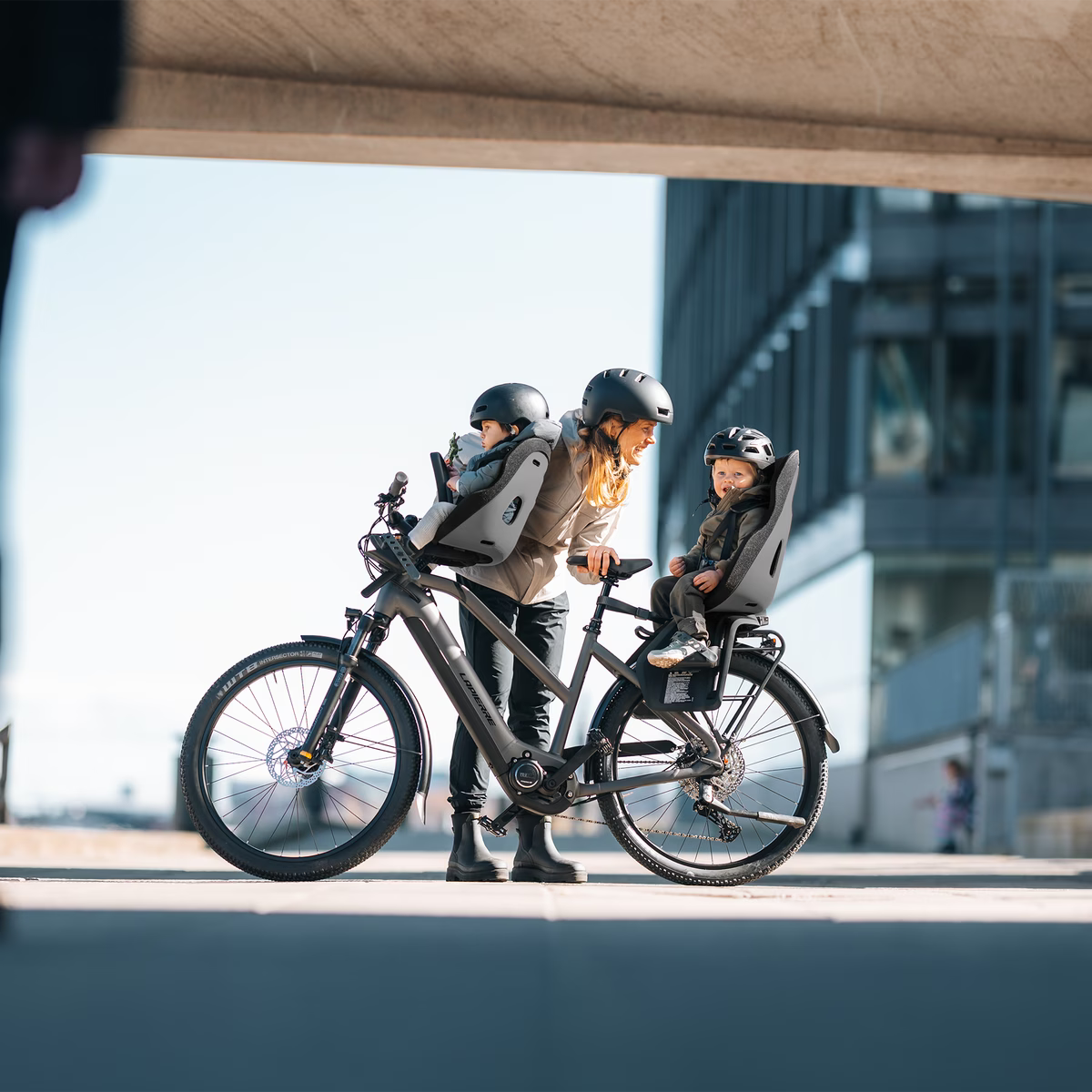 Thule Yepp Nexxt 2 Maxi blau, Gepäckträger-Befestigung