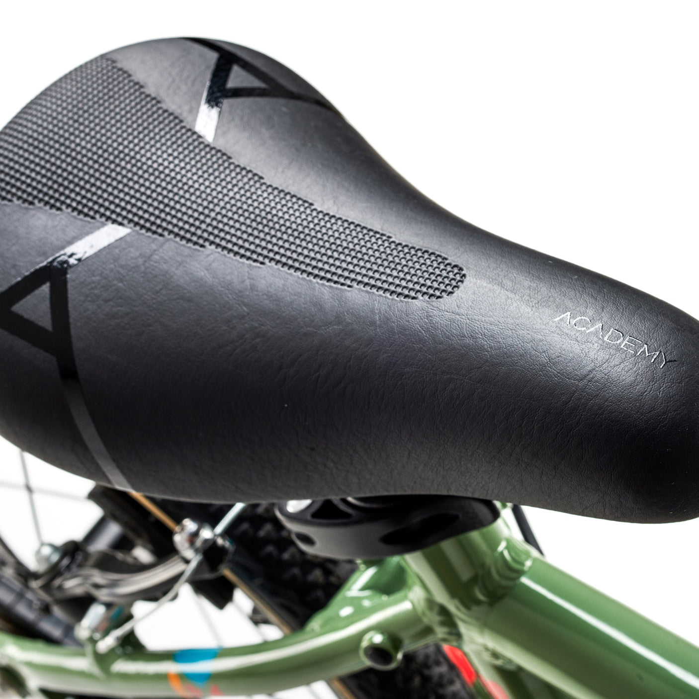 ACADEMY Grade 3 16" Olive (2026)