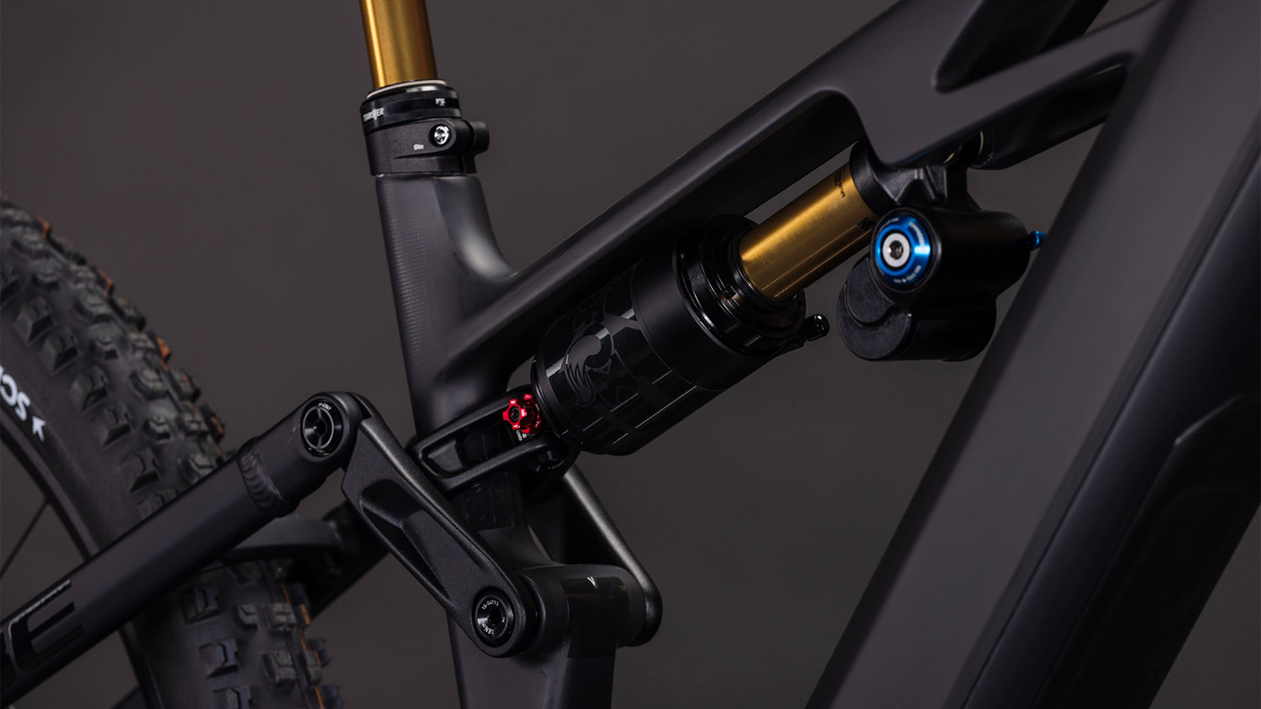 Cube Stereo Hybrid ONE77 HPC AT 800 carbon´n´gold (2026)