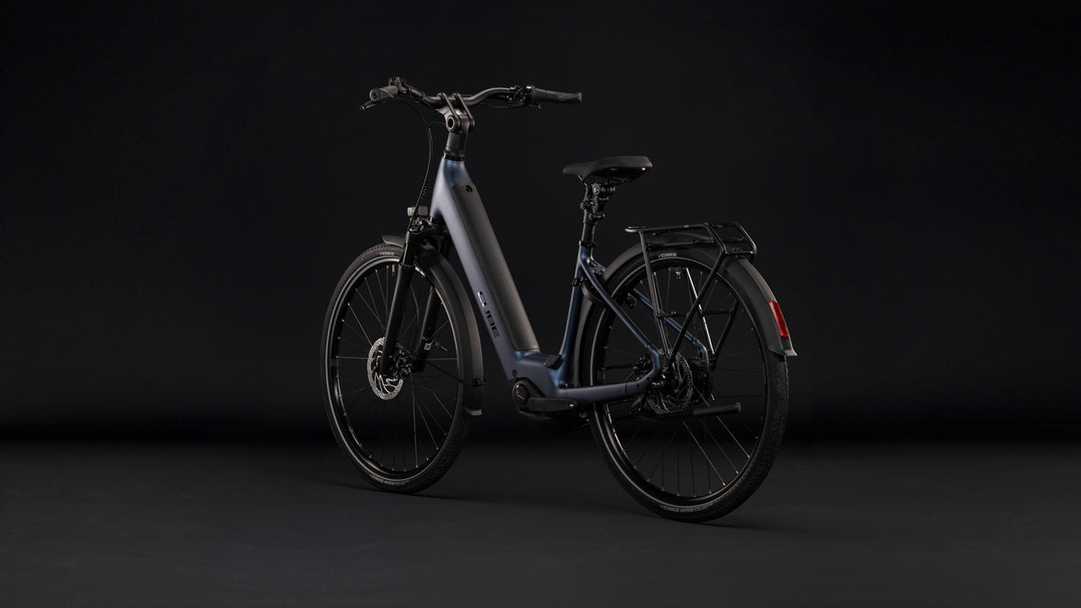Cube Supreme Hybrid Deluxe ONE 600 Easy Entry navyblack´n´black (2027)