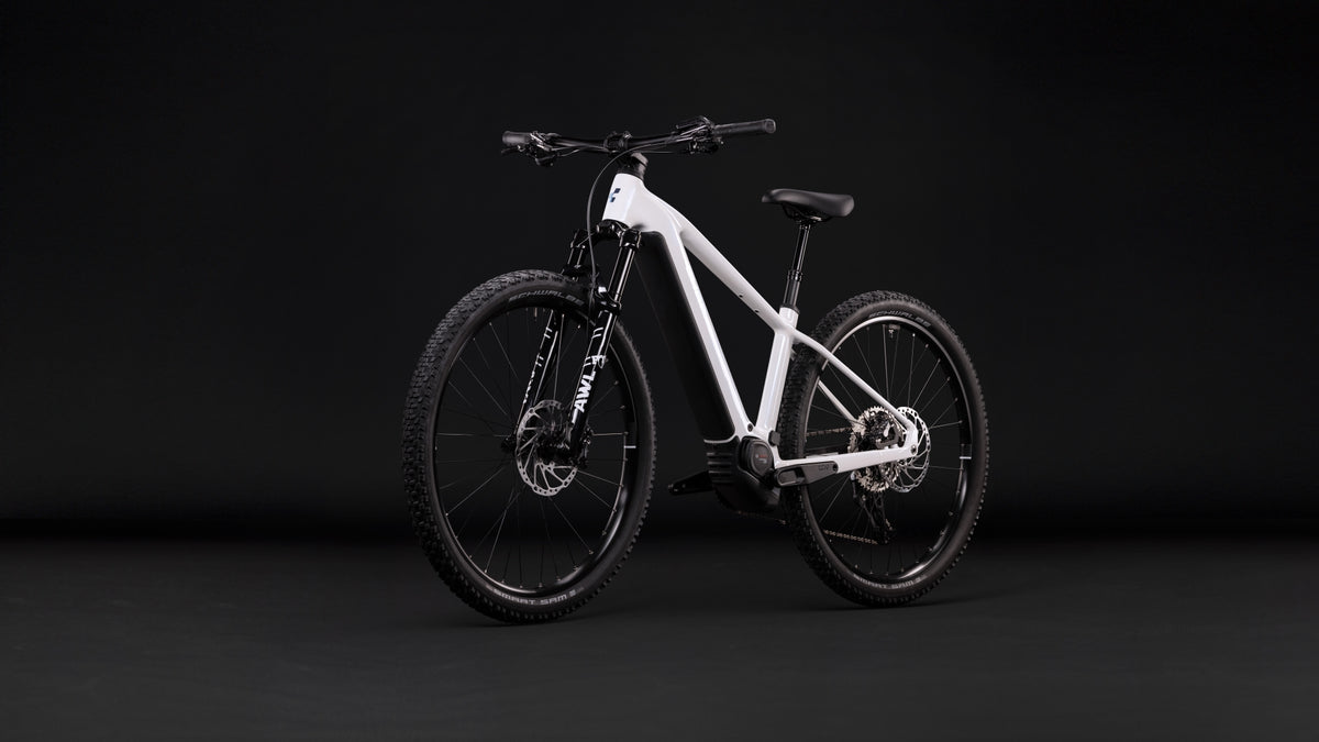 Cube Reaction Hybrid Race 800 Diamant snow´n´black (2027)