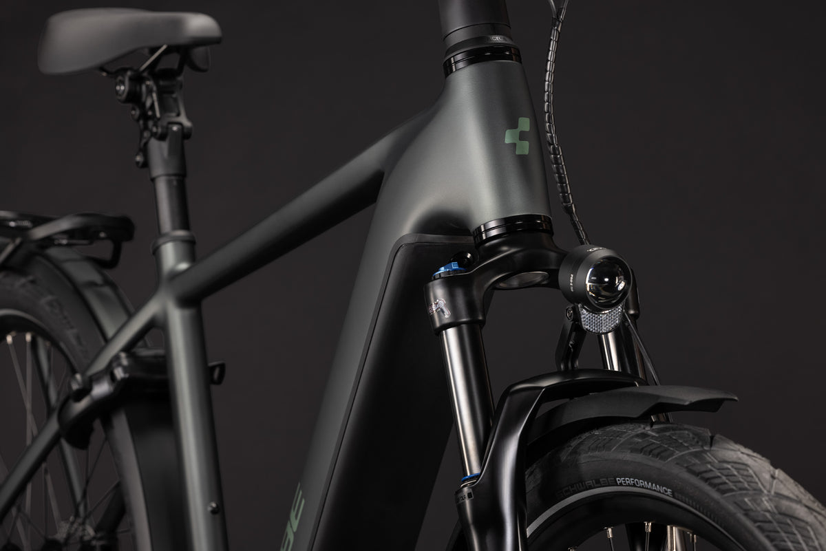 Cube Kathmandu Hybrid Deluxe Pro 800 Diamant blackforest´n´chrome (2027)