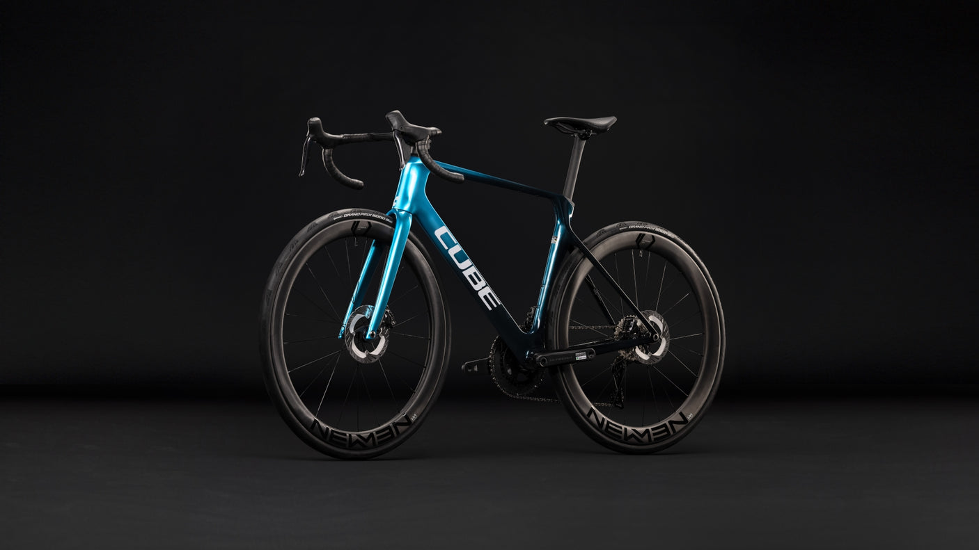 Cube Agree C:62 Race chromeblue´n´liquidblue (2027)