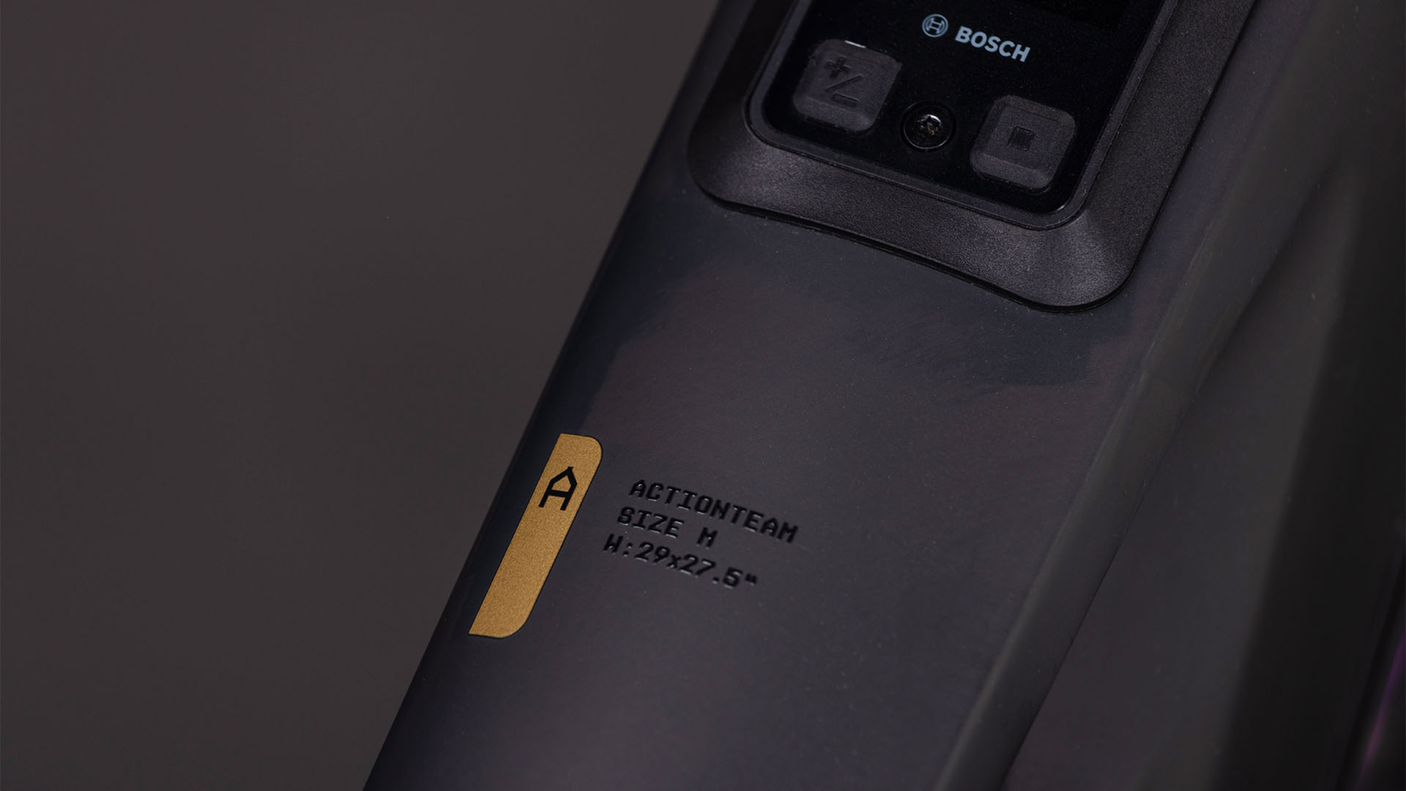 Cube Stereo Hybrid ONE77 HPC AT 800 carbon´n´gold (2026)