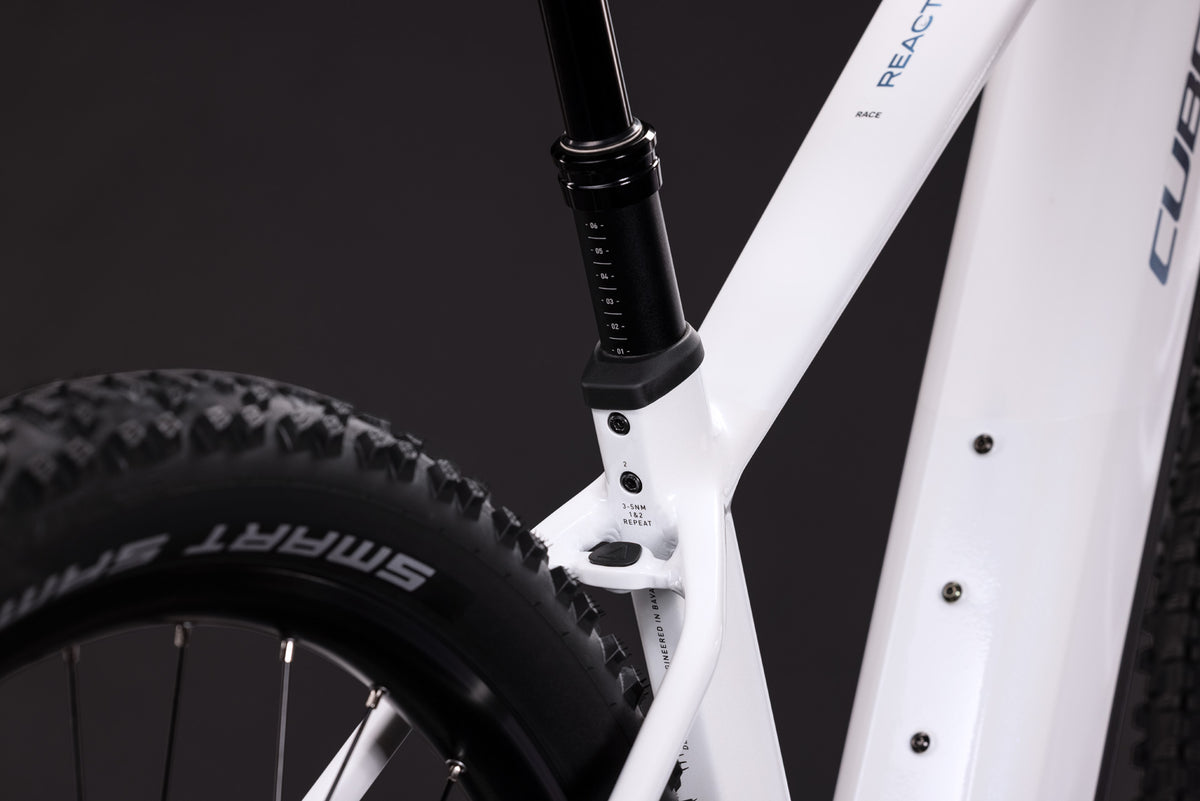 Cube Reaction Hybrid Race 800 Diamant snow´n´black (2027)