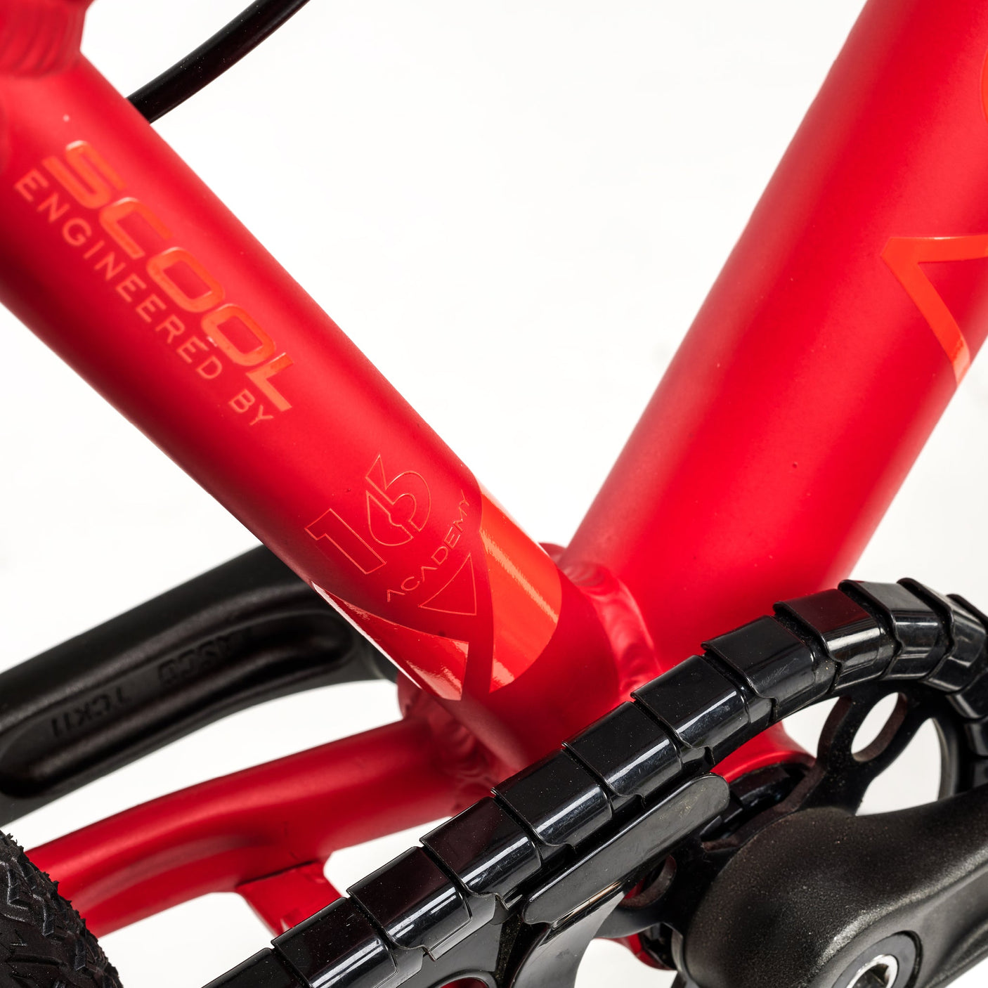 ACADEMY Grade 3 16" Red (2026)