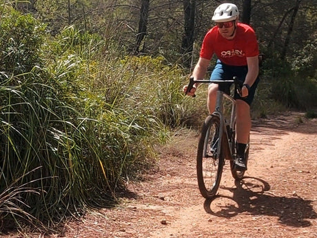 CUBE Nuroad C:62 im Test: Fahrspaß zwischen Asphalt, Schotter und Trail