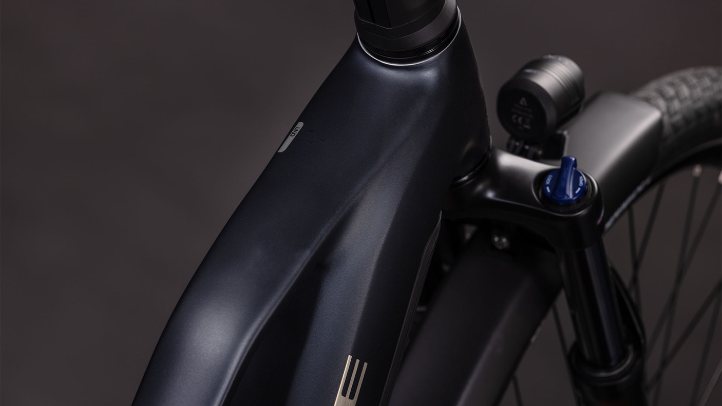 Cube Touring Hybrid ONE 600 Trapez coal´n´chrome (2026)