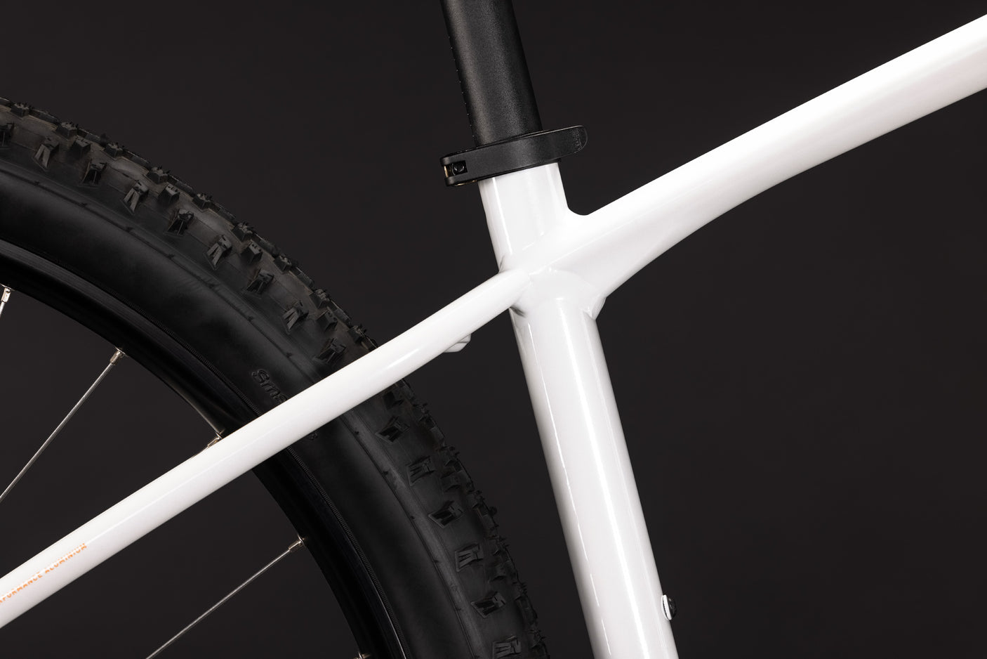 Cube Aim ONE  metallicwhite´n´black (2027)