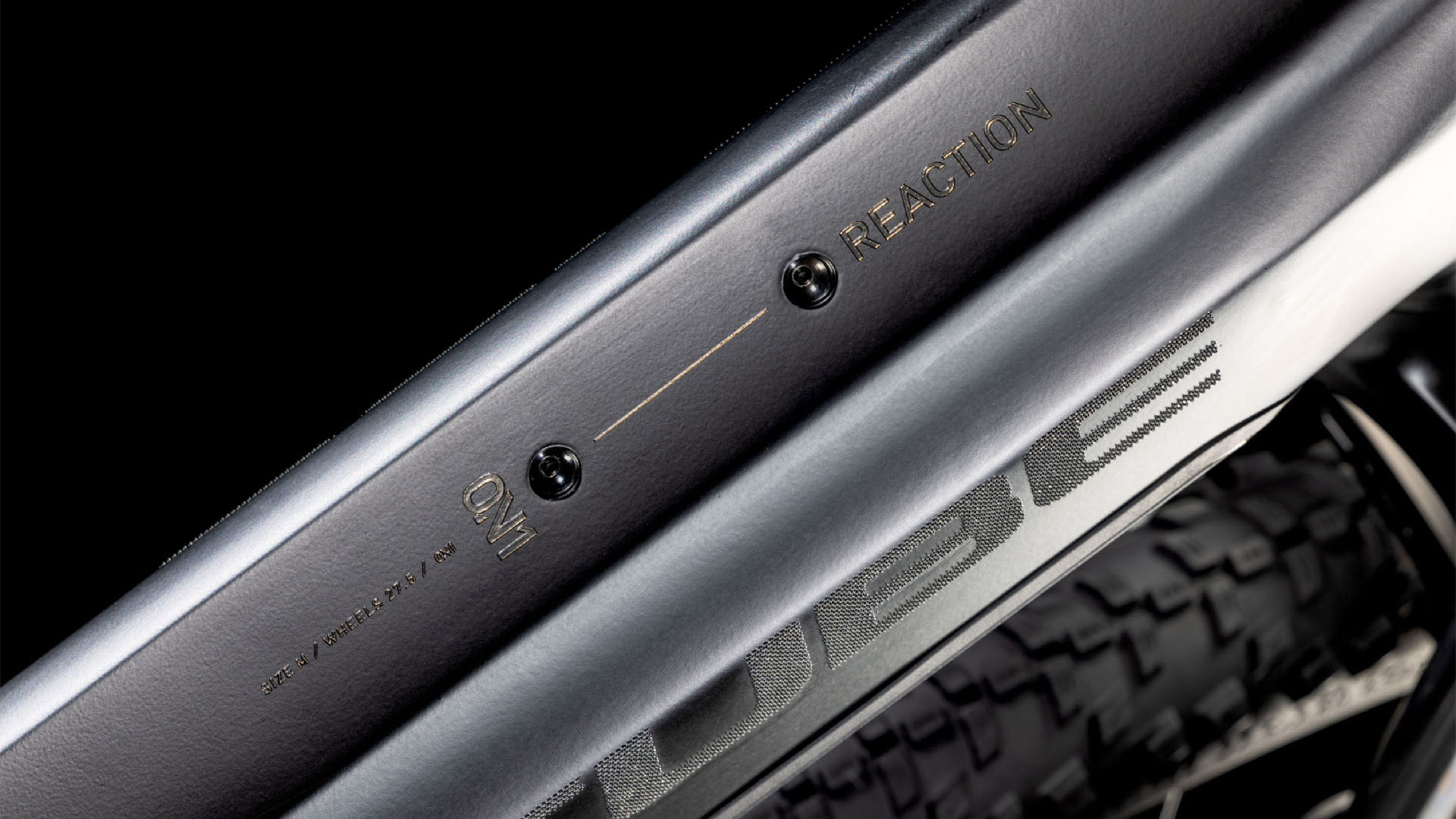 Cube Reaction Hybrid ONE 600  Wave 600 blackline