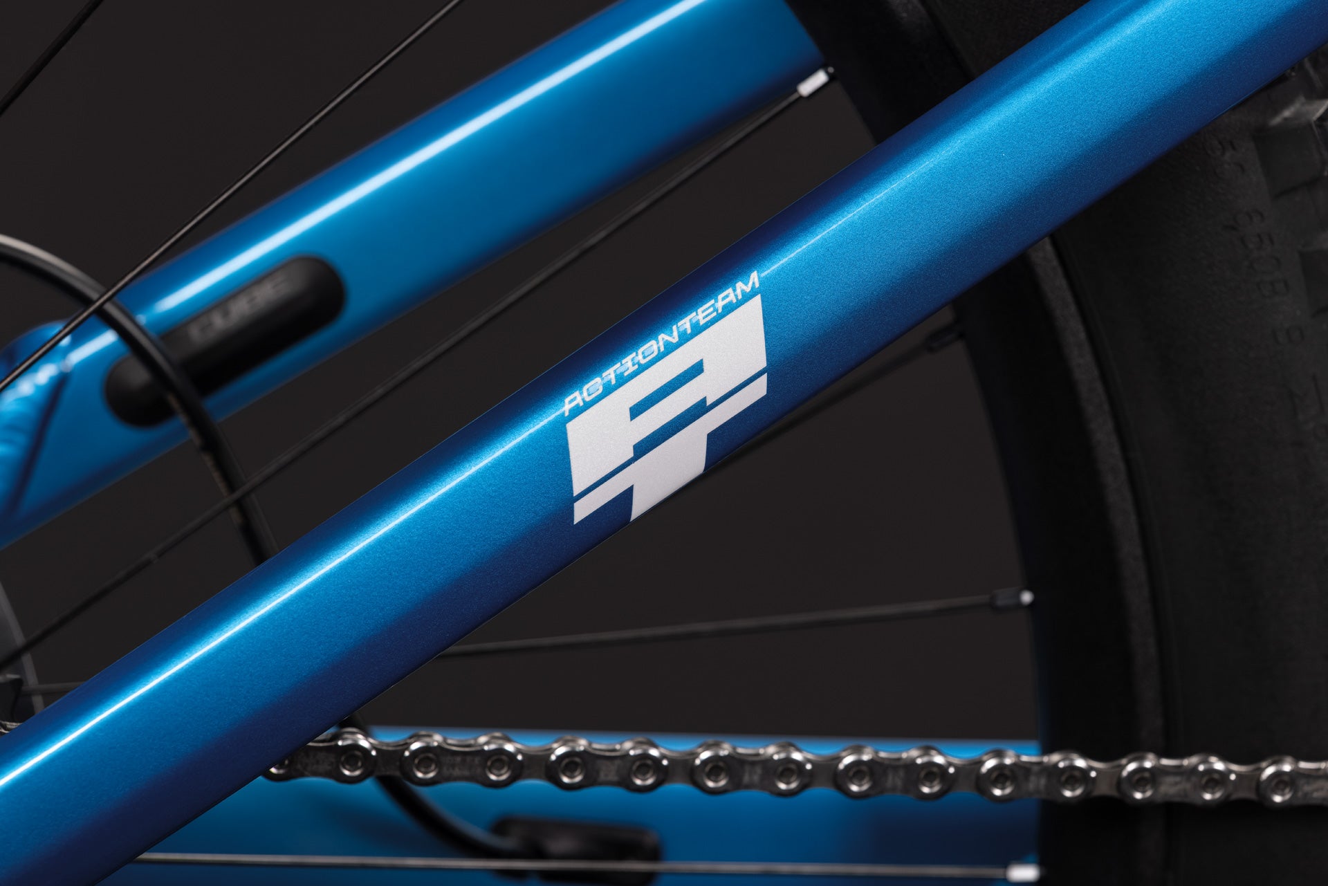 Cube Stereo Hybrid ONE44 HPC AT 800 actionteam (2027)