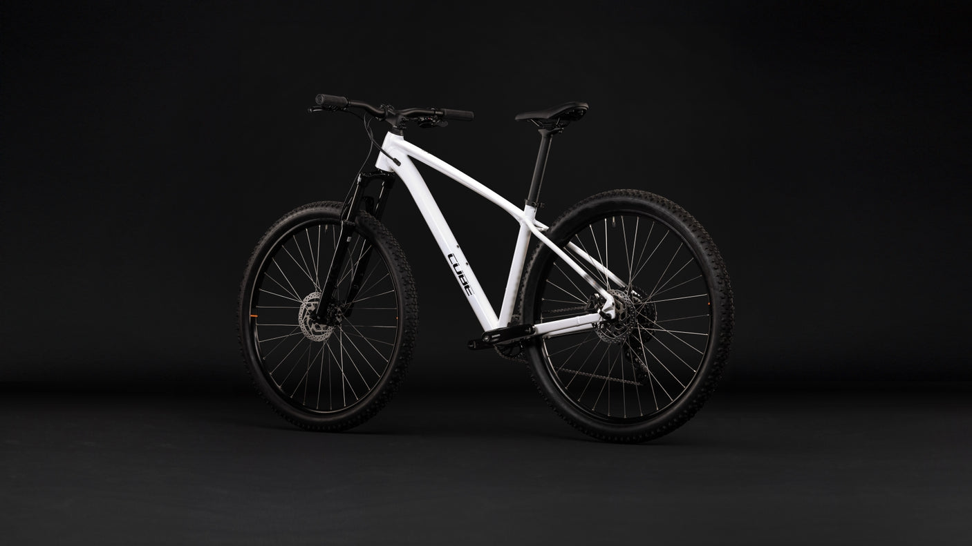 Cube Aim ONE  metallicwhite´n´black (2027)