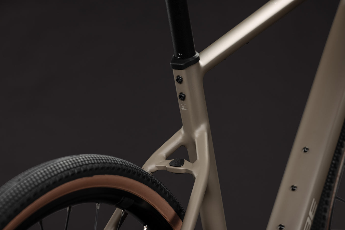 Cube Nuroad ONE  wood´n´grey (2027)