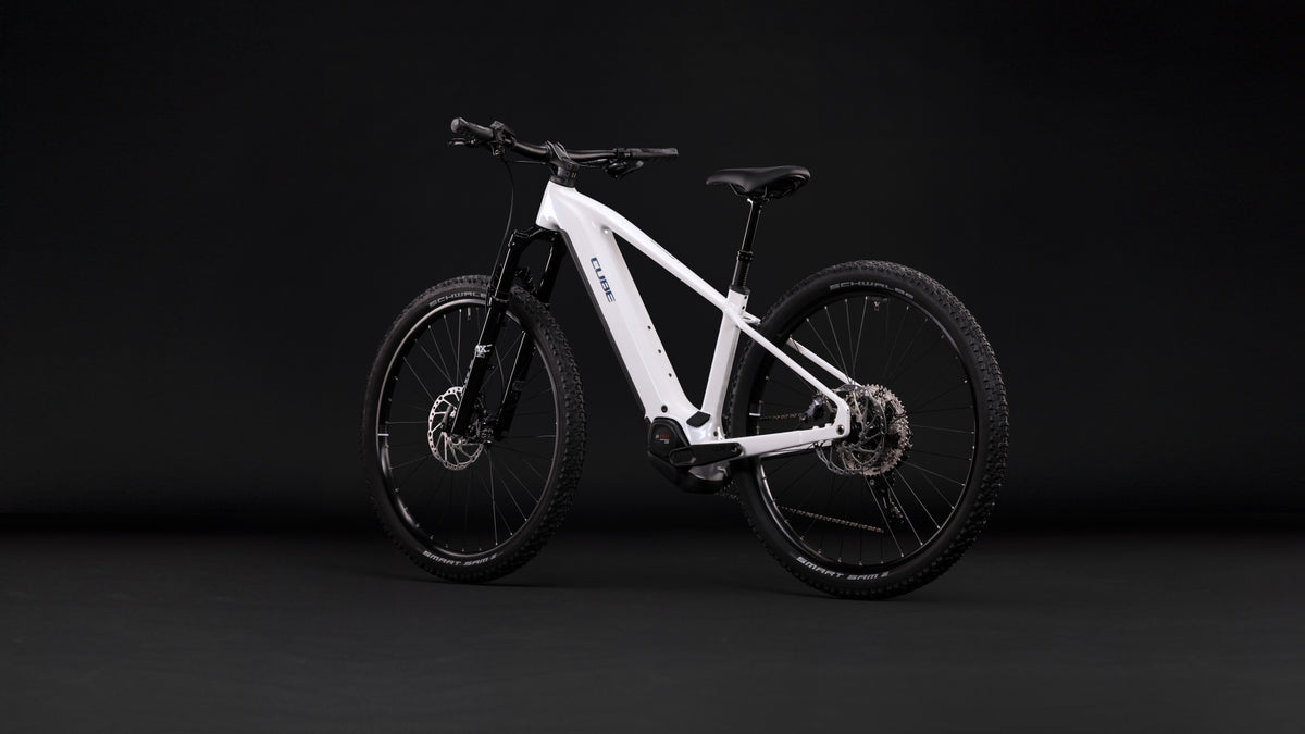 Cube Reaction Hybrid Race 800 Diamant snow´n´black (2027)