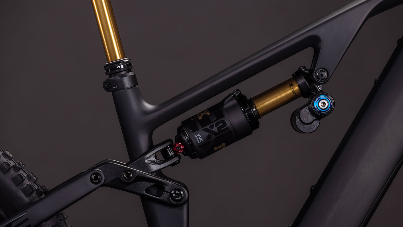 Cube AMS Hybrid ONE77 C:62 AT 600X  carbon´n´gold (2026)