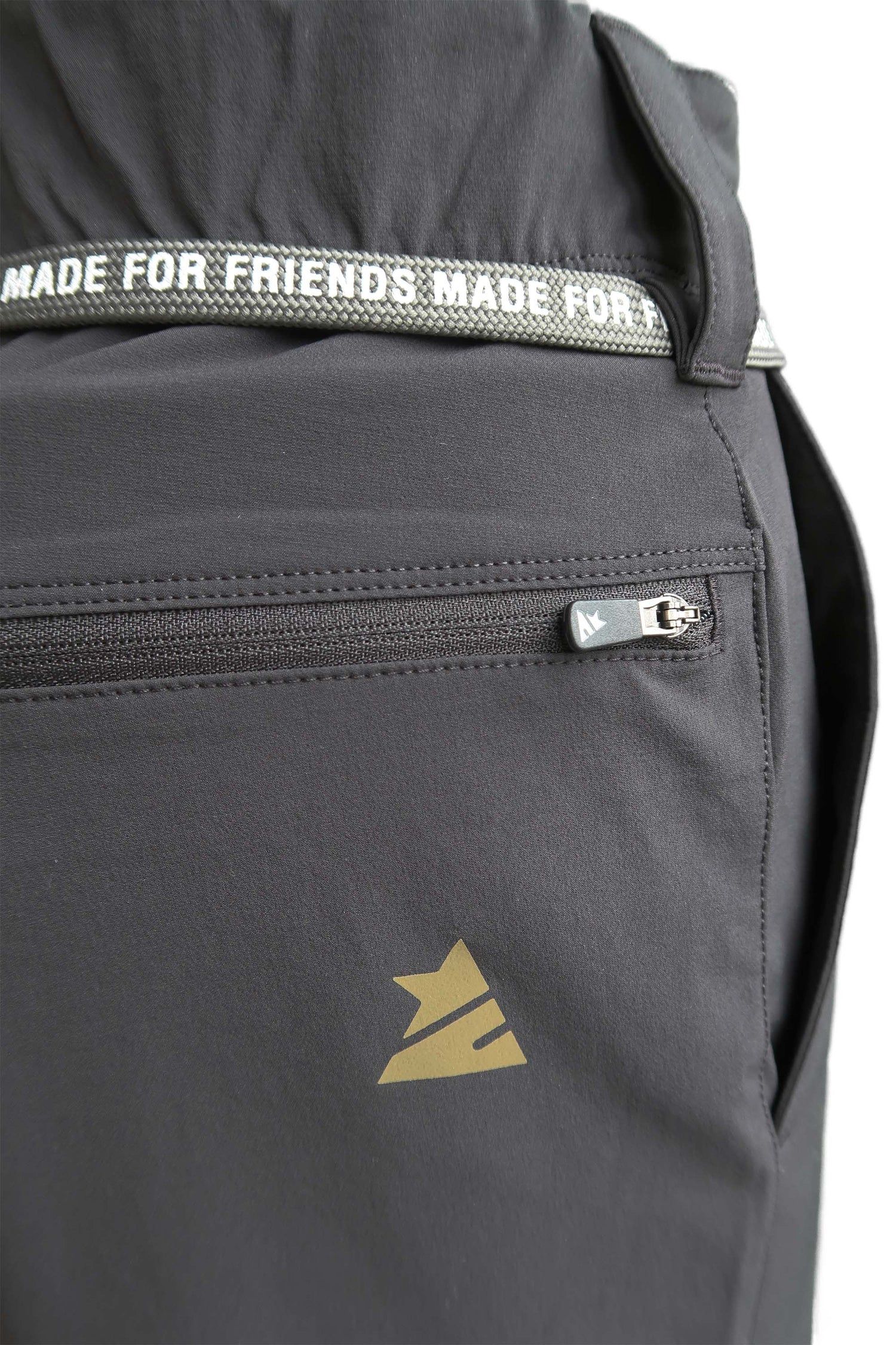 Zimtstern Xalpz Tech Shorts Men Pirate Black