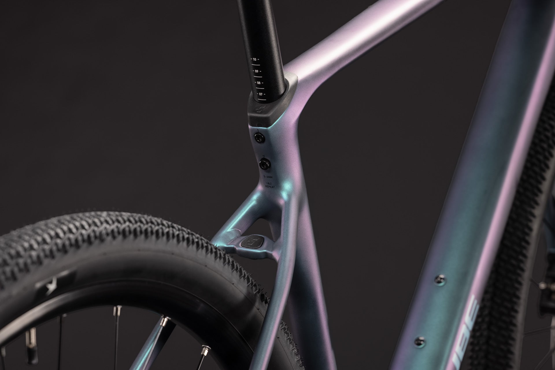 Cube Nulane Race  smaragdgrey´n´prizm (2027)