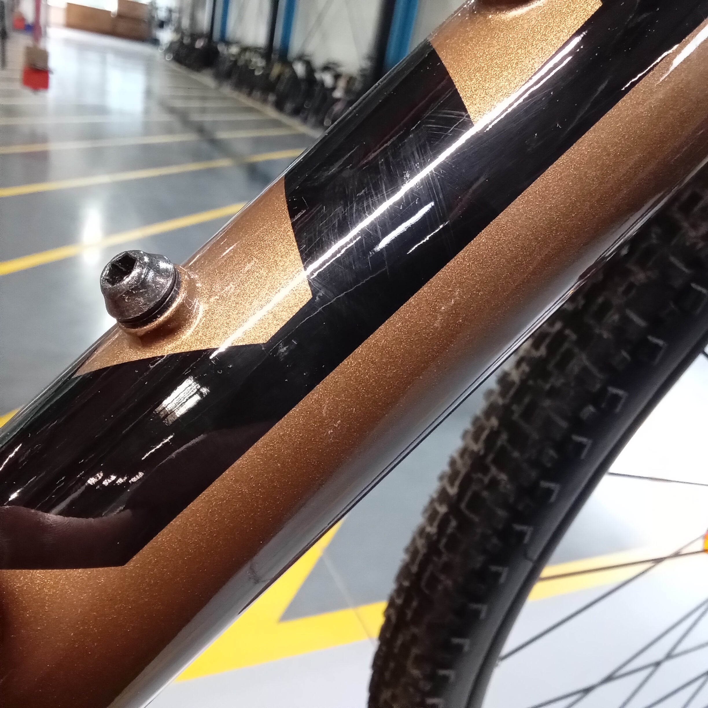 B-Ware Kona Rove AL 700 Brown Bark w/Black Decals (2025)