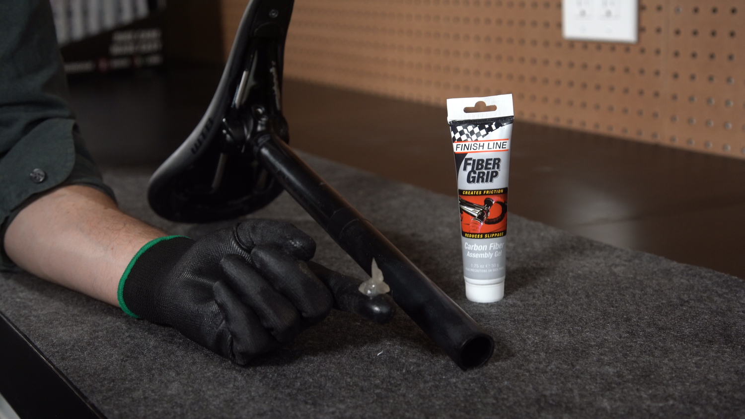 Finish Line Karbon Montage-Gel 50g Tube