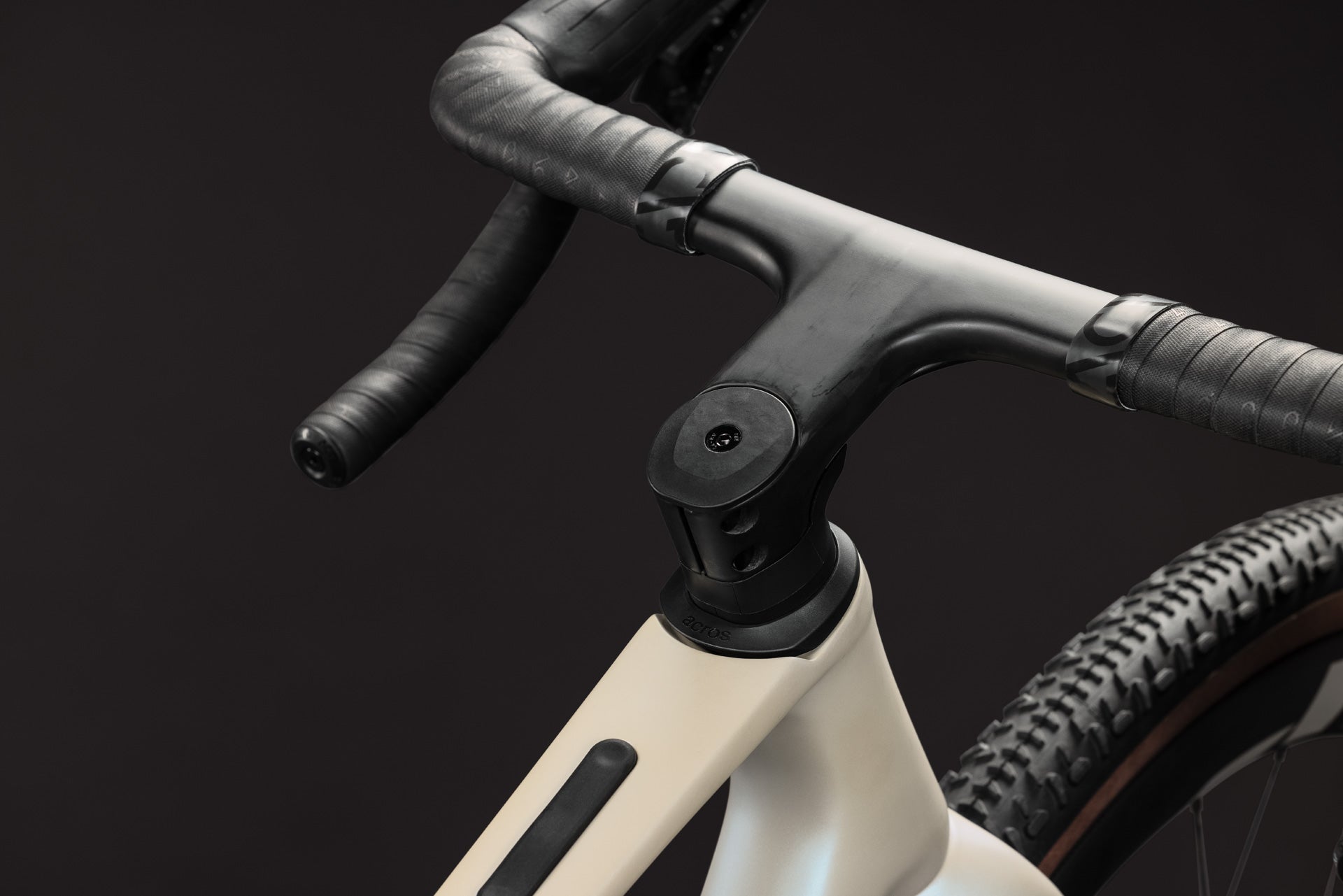 Cube Nuroad C:62 SLX  glintsand´n´black (2027)