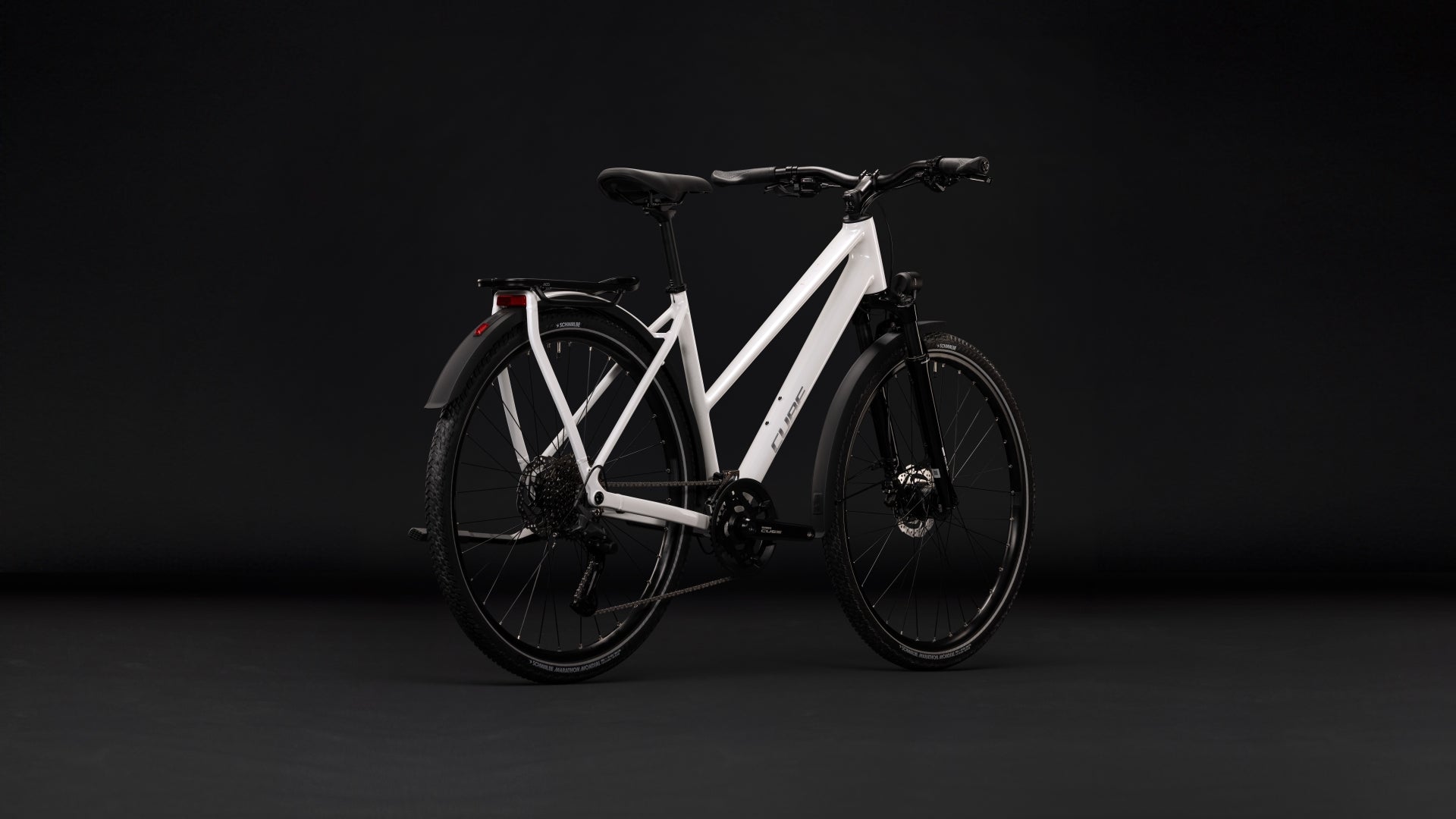 Cube Kathmandu Pro Trapez metallicwhite´n´chrome (2027)