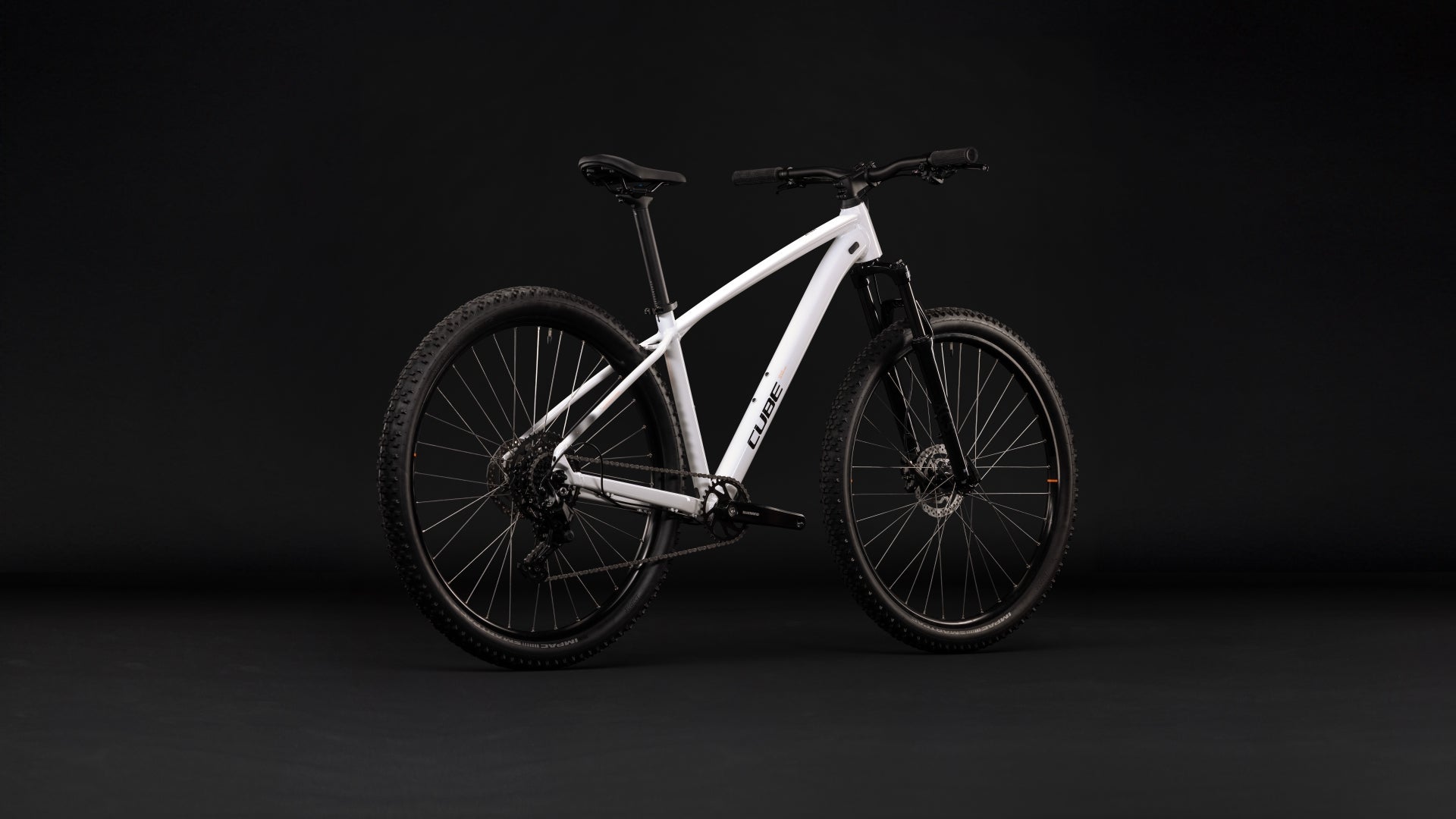 Cube Aim ONE  metallicwhite´n´black (2027)