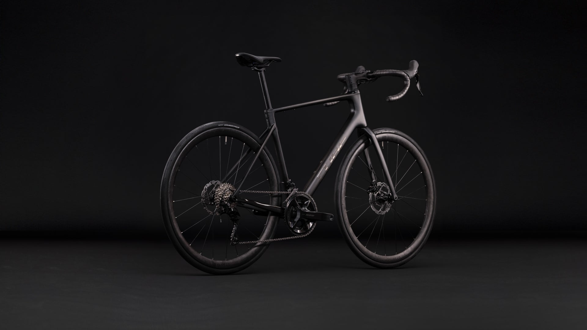 Cube Attain C:62 Race carbon´n´coalchrome (2027)