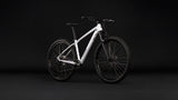 Cube Aim ONE  metallicwhite´n´black (2027)