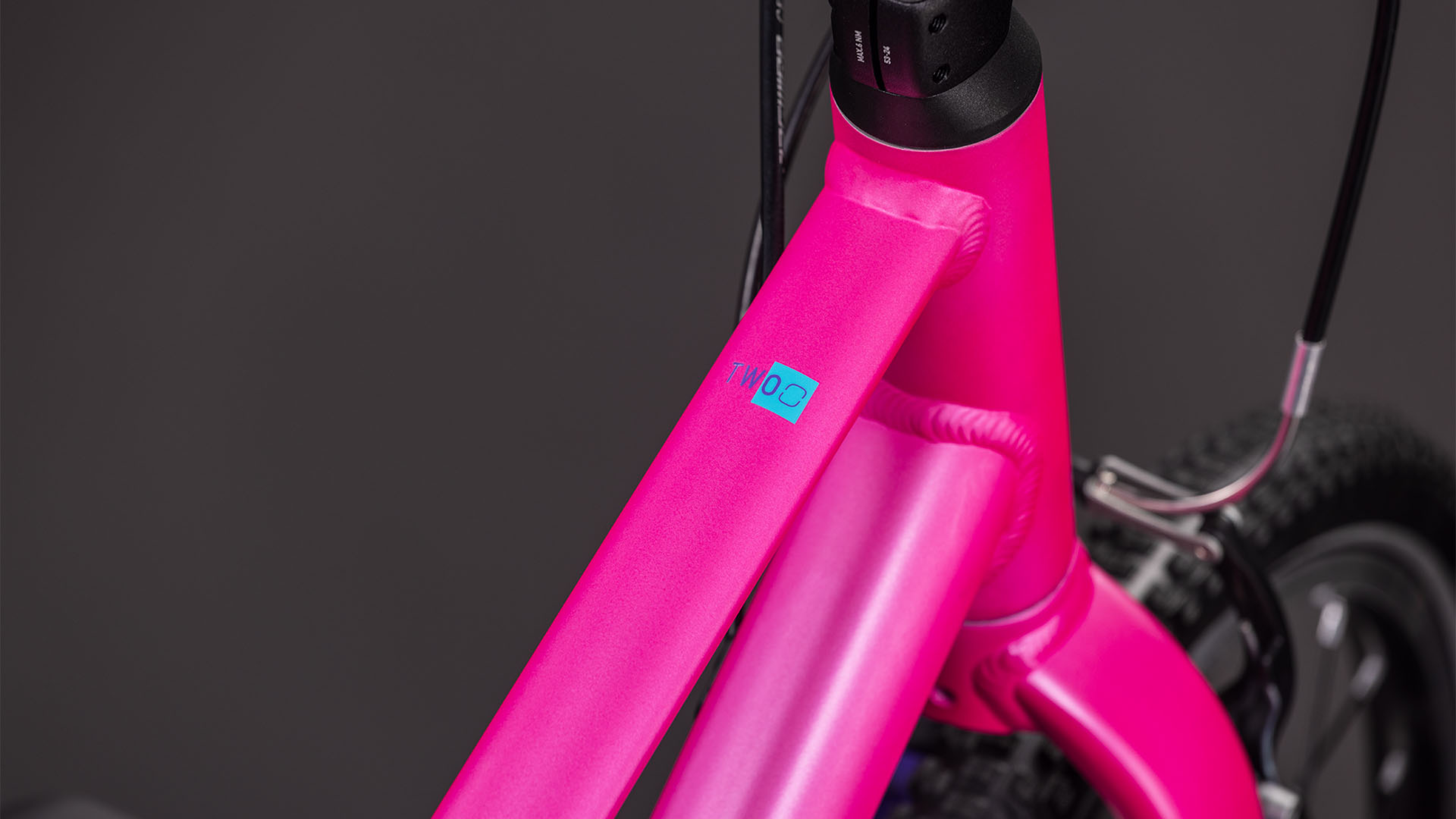 Cube Numove 200 fucsia´n´plum (2026)