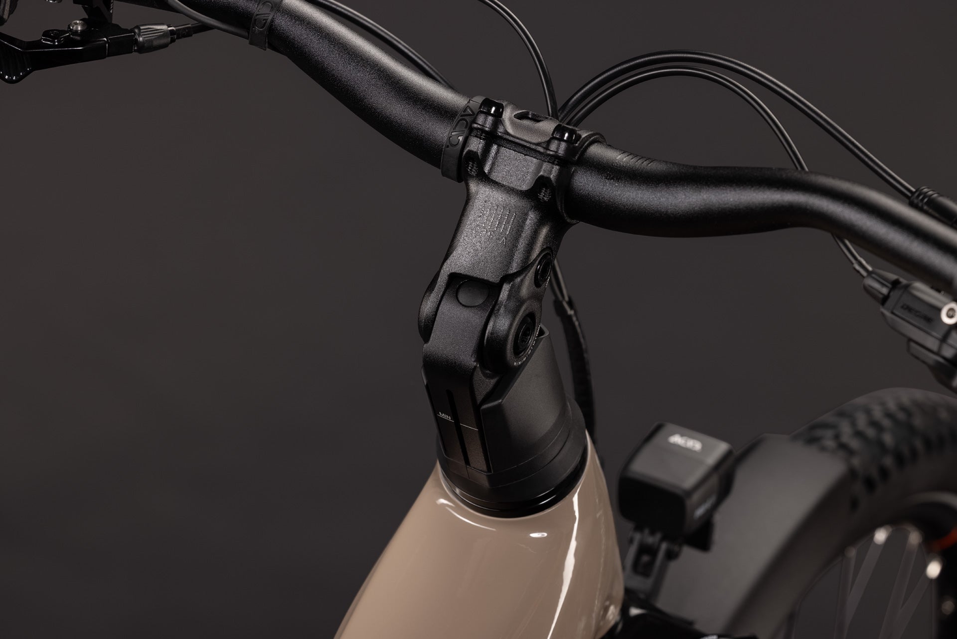 Cube Nuride Hybrid Pro 800 Trapez cappuccino´n´black (2027)